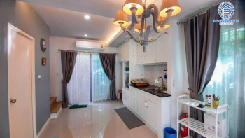 *****ทาวน์เฮ้าส์มือสองย่านสมุทรปราการ ม.อินดี้ ประชาอุทิศ90 #หลังมุม คุณภาพระดับ L&H เนื้อที่กว้างขวางถึงเกือบ 26 ตร.ว. ฟังก์ชัน 3 ห้องนอน 2 ห้องน้ำ 1 ที่จอดรถ ตกแต่งภายในสวยงาม บิวท์อินครัว บนทำเลแห่งการเดินทาง ใกล้รถไฟฟ้า (ในอนาคต) สายสีม่วง "สถานีครุใน" และทางด่วน "สุขสวัสดิ์"